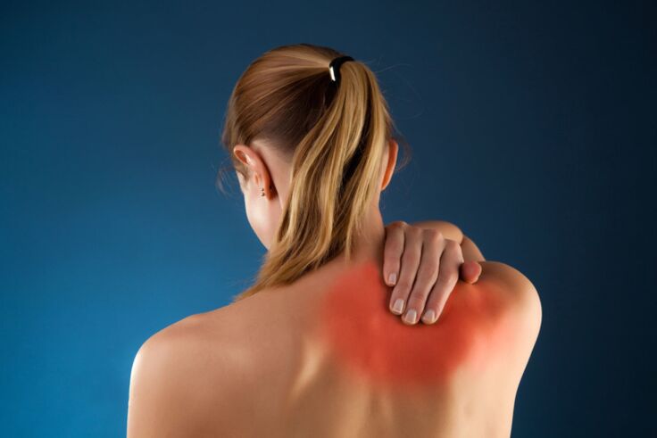 Dor nas costas con osteocondrose torácica, irradiando ao ombreiro